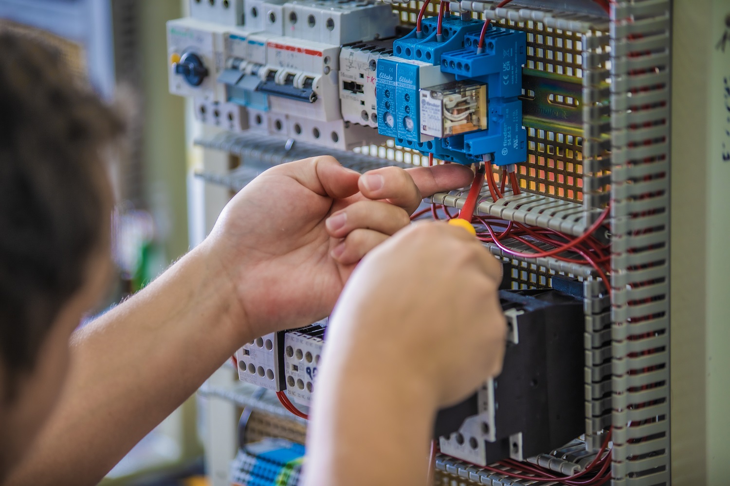 Was Darf Ich Als Elektrofachkraft Für Festgelegte Tätigkeiten Machen www.hwk-potsdam.de
